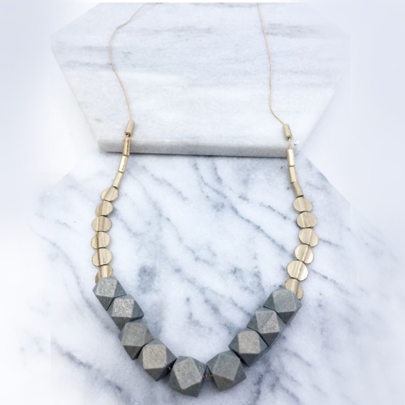 NWT / Gray Gold geometric wood bead long necklace - Picture 3 of 7